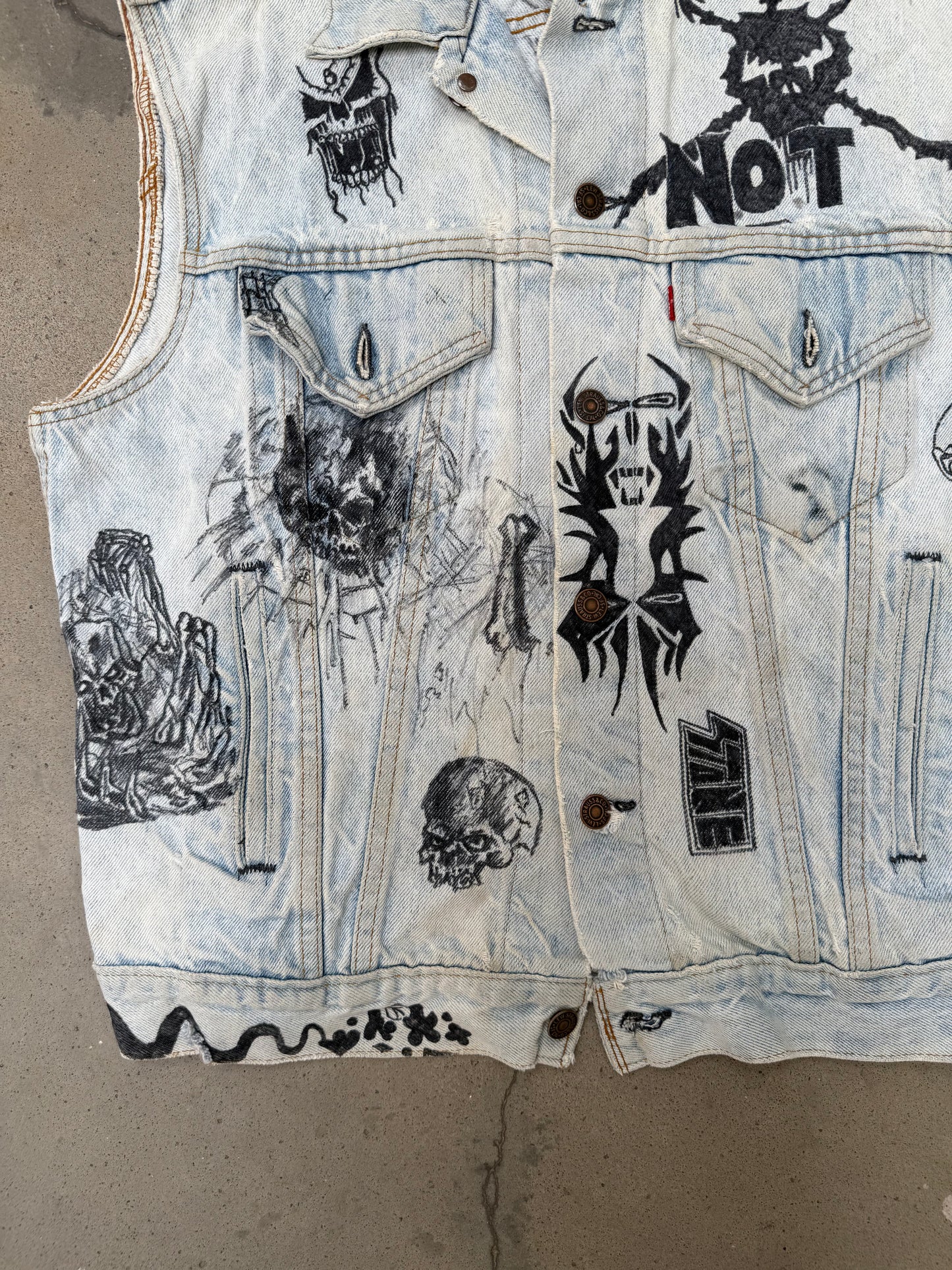 1980s Levis Hand Drawn Punk/Grunge Art Denim Vest - M