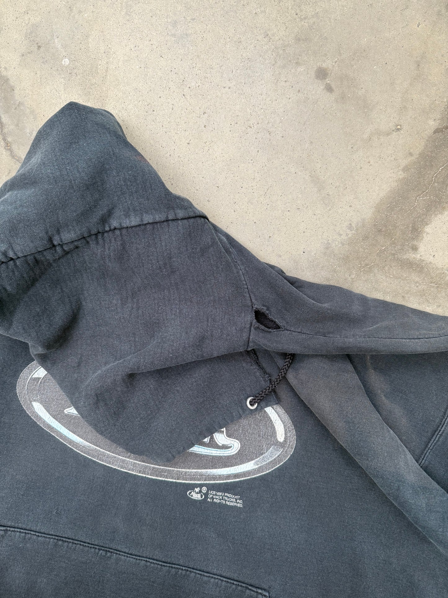 2000s Mack Trucks Boxy Faded Hooded Sweatshirt - XXL