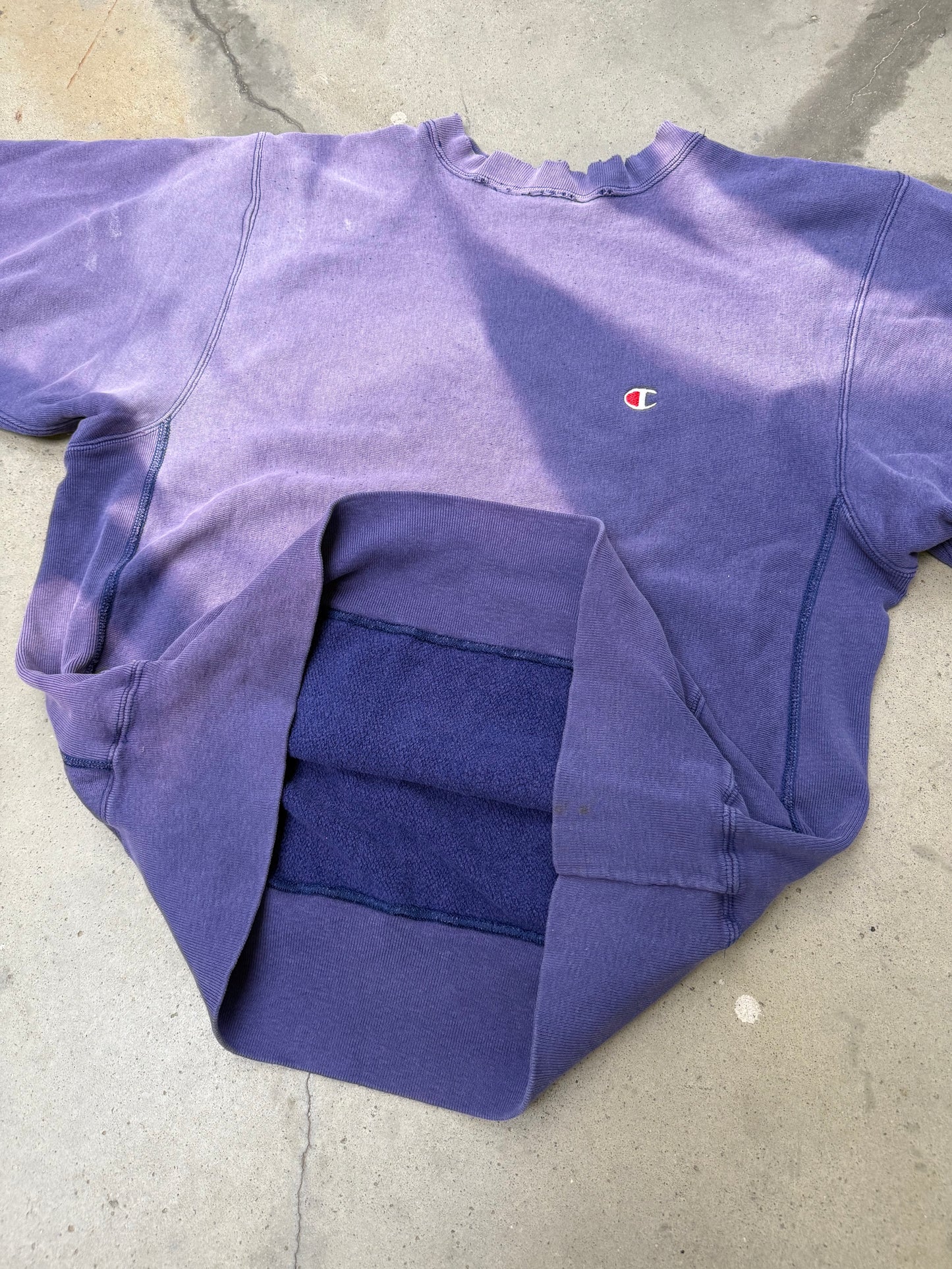 1980s Sun Faded Purple Champion Reverse Weave Sweatshirt - L