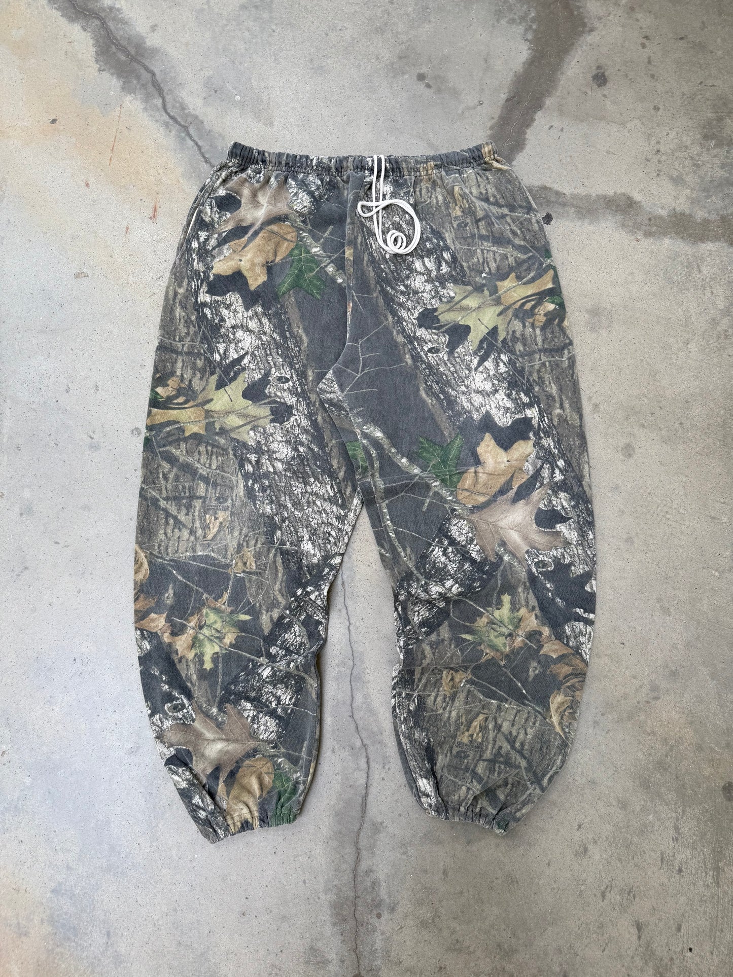 1990s Real Tree Camo Sweatpants - XL