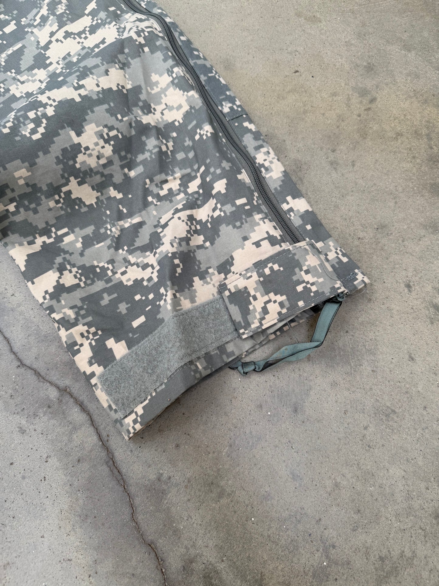 2000s Digital Camo GORE-TEX Military Cargo Pants - S