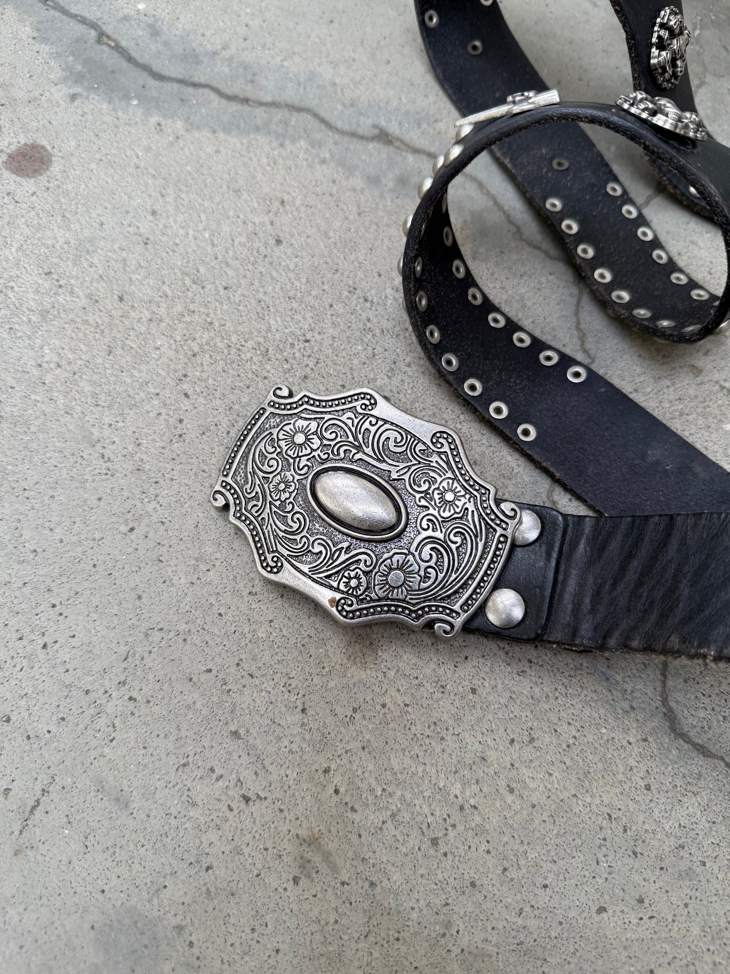 1990s Leather Studded Dagger Belt - 33"