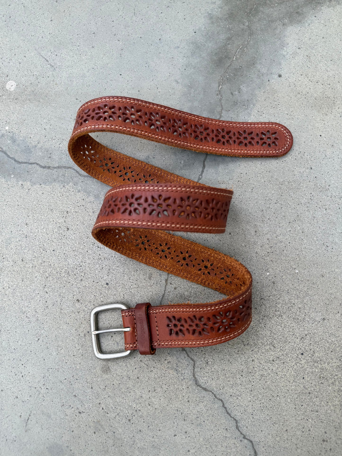2000s Aeropostale Floral Leather Belt - 28"