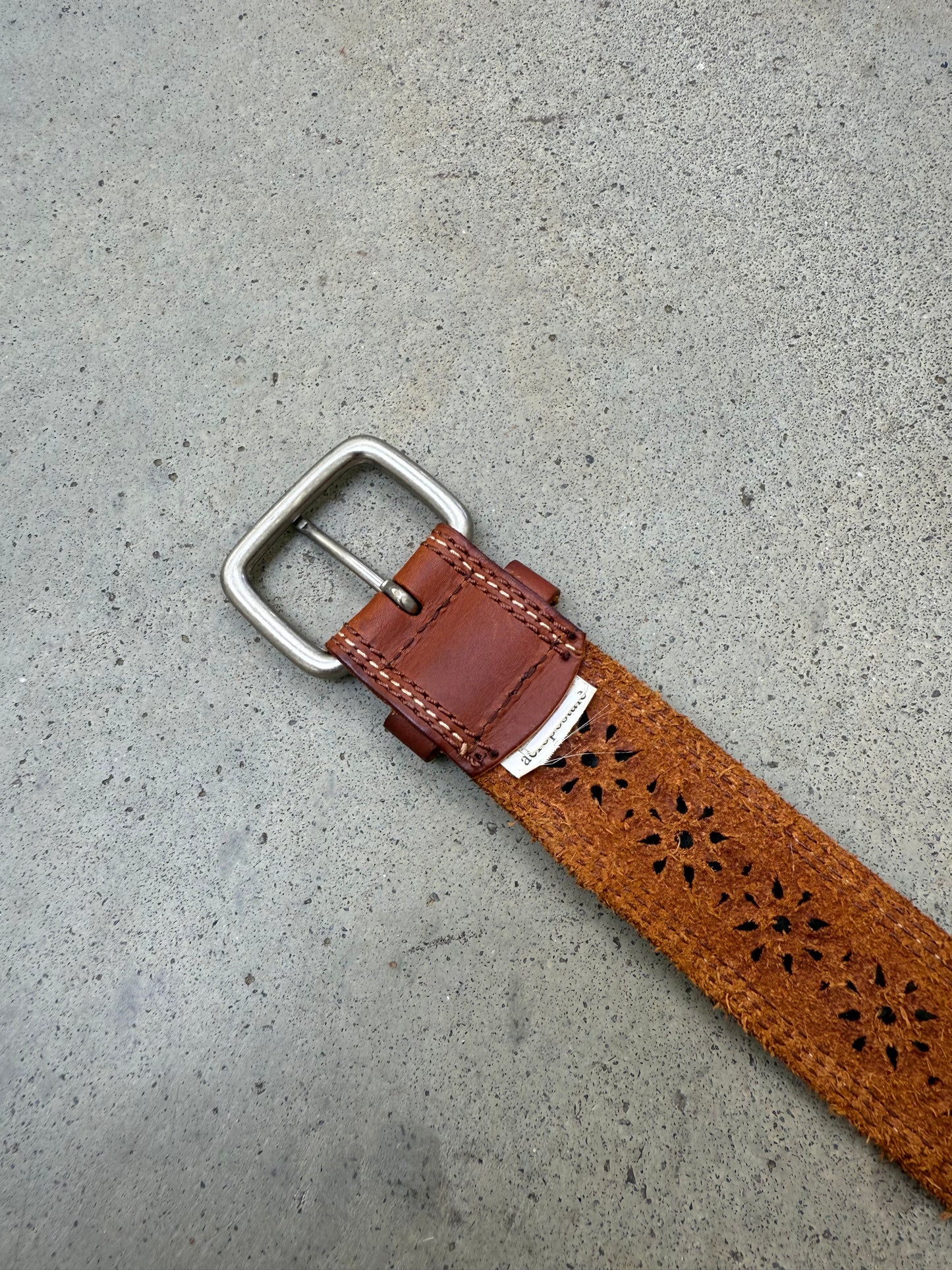 2000s Aeropostale Floral Leather Belt - 28"