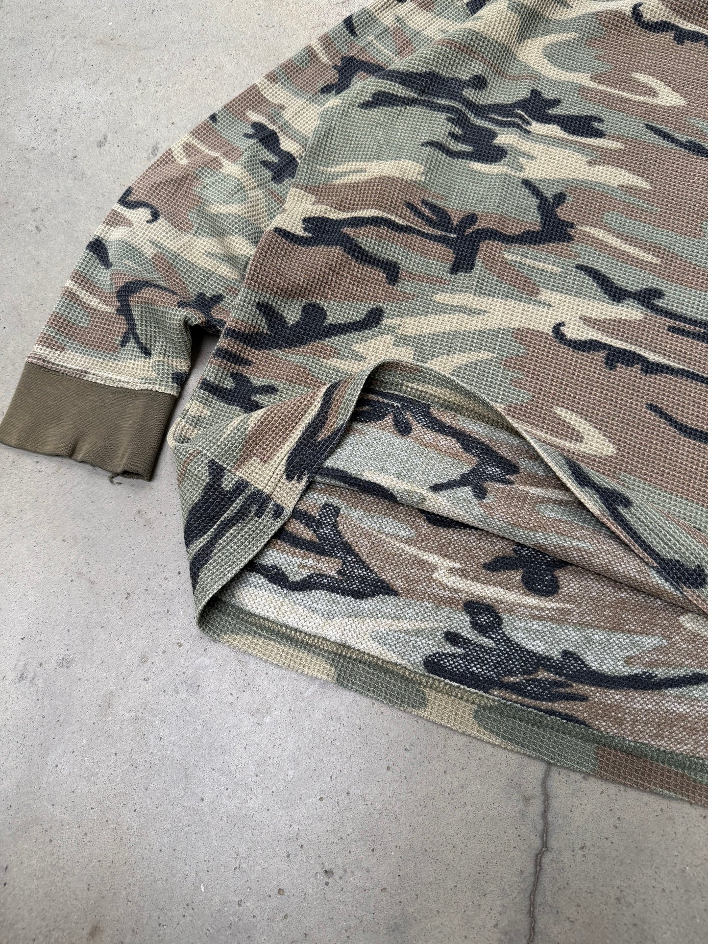 1990s Camo Waffle Knit Thermal Shirt - L