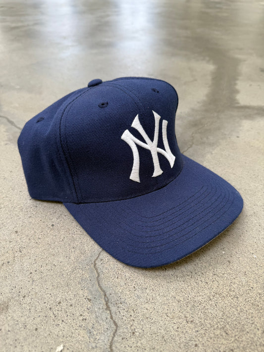 2000s Yankees Big Logo Hat - OS